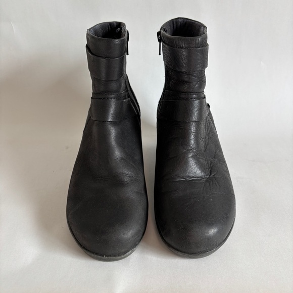 Keen Women's Kate Black Leather Wedge winter Ankle Bootie Side Zip Size 8 - Picture 2 of 7